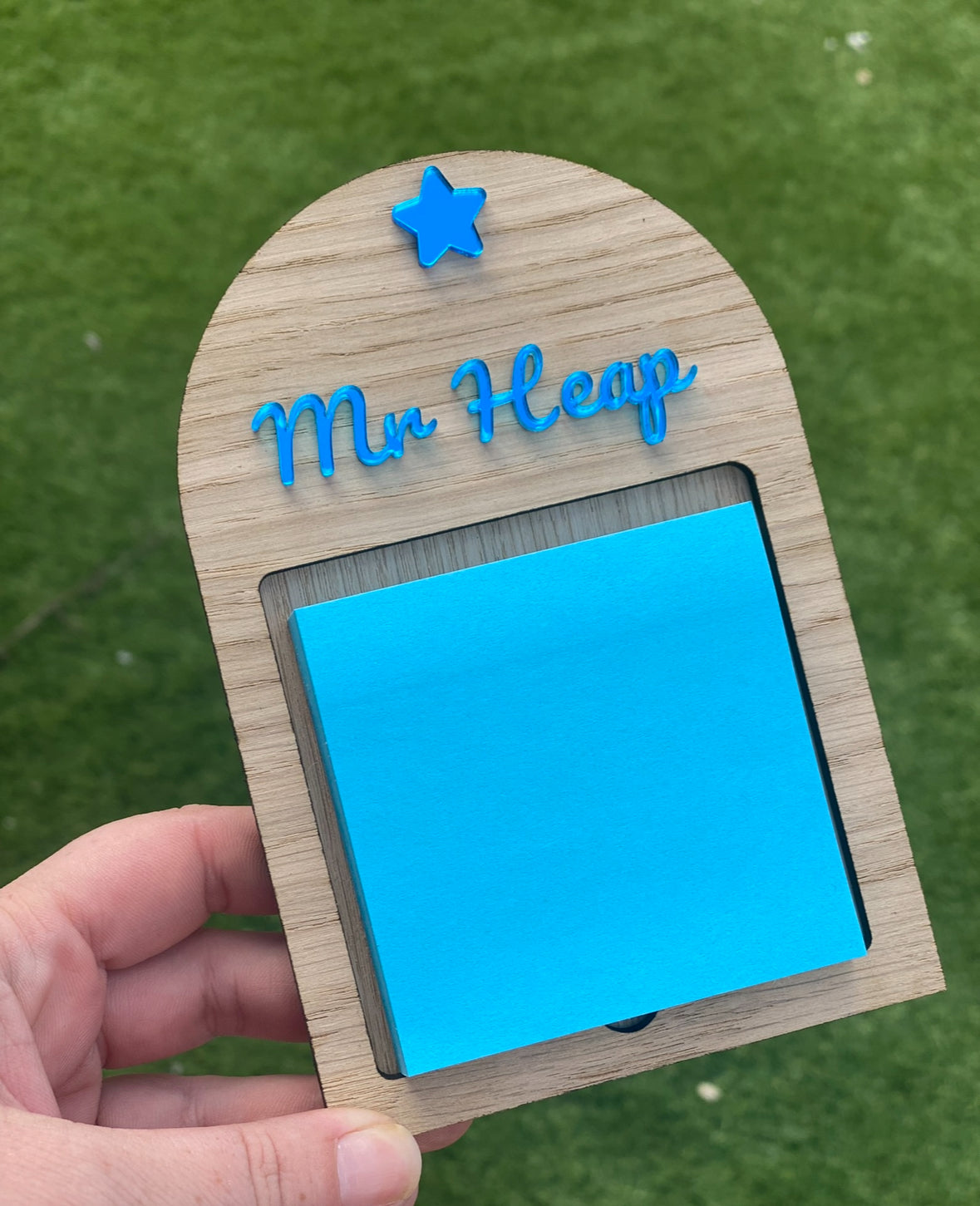 Personalised sticky notes holder